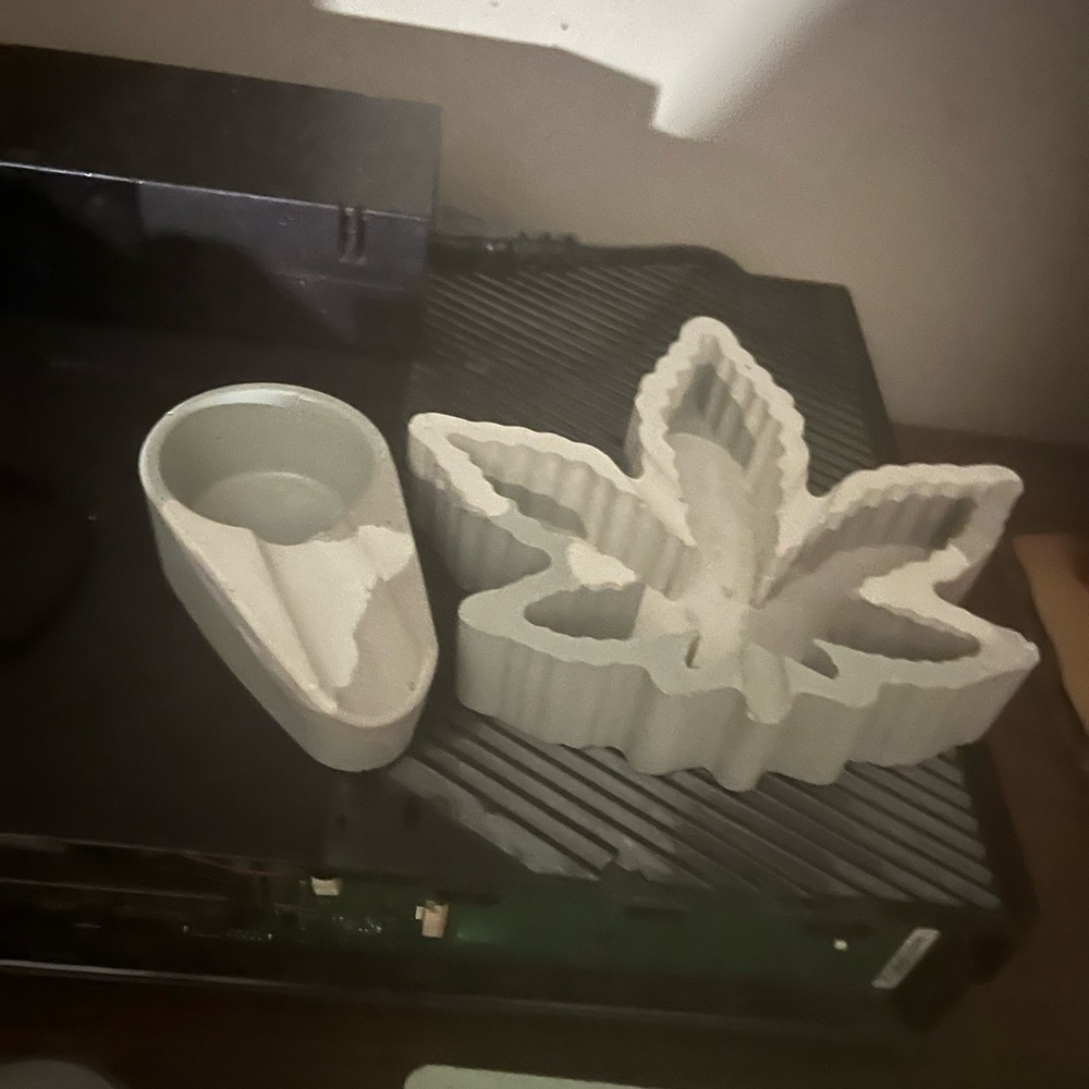 Gray Leaf and Teardrop Concrete handmade ashtray set